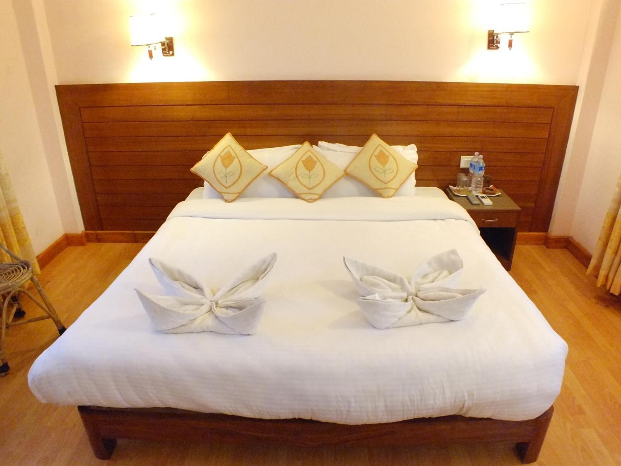 Hotel Greenland Pokhara Buitenkant foto